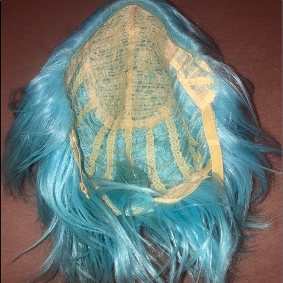 Blue wig - Picture 2 of 2